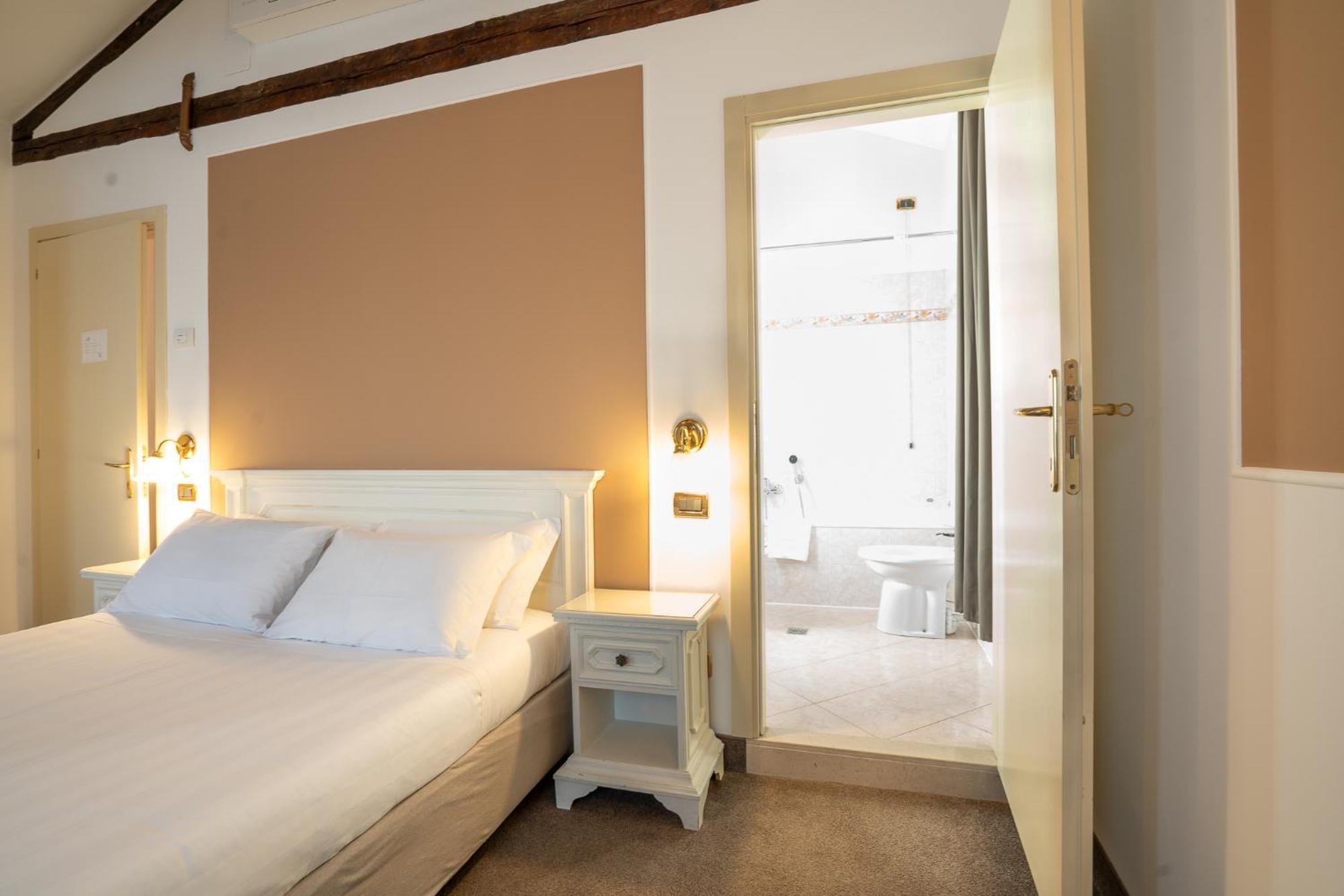 Alla Corte Rossa 3* Venedig